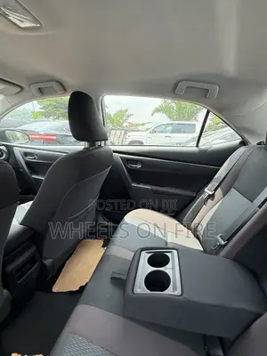Toyota Corolla LE (1.8L 4cyl 2A) 2019 Silver