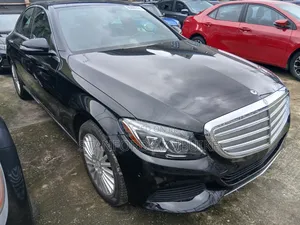 Mercedes-Benz C300 2016 Black