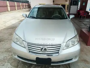 Lexus ES 2011 Silver
