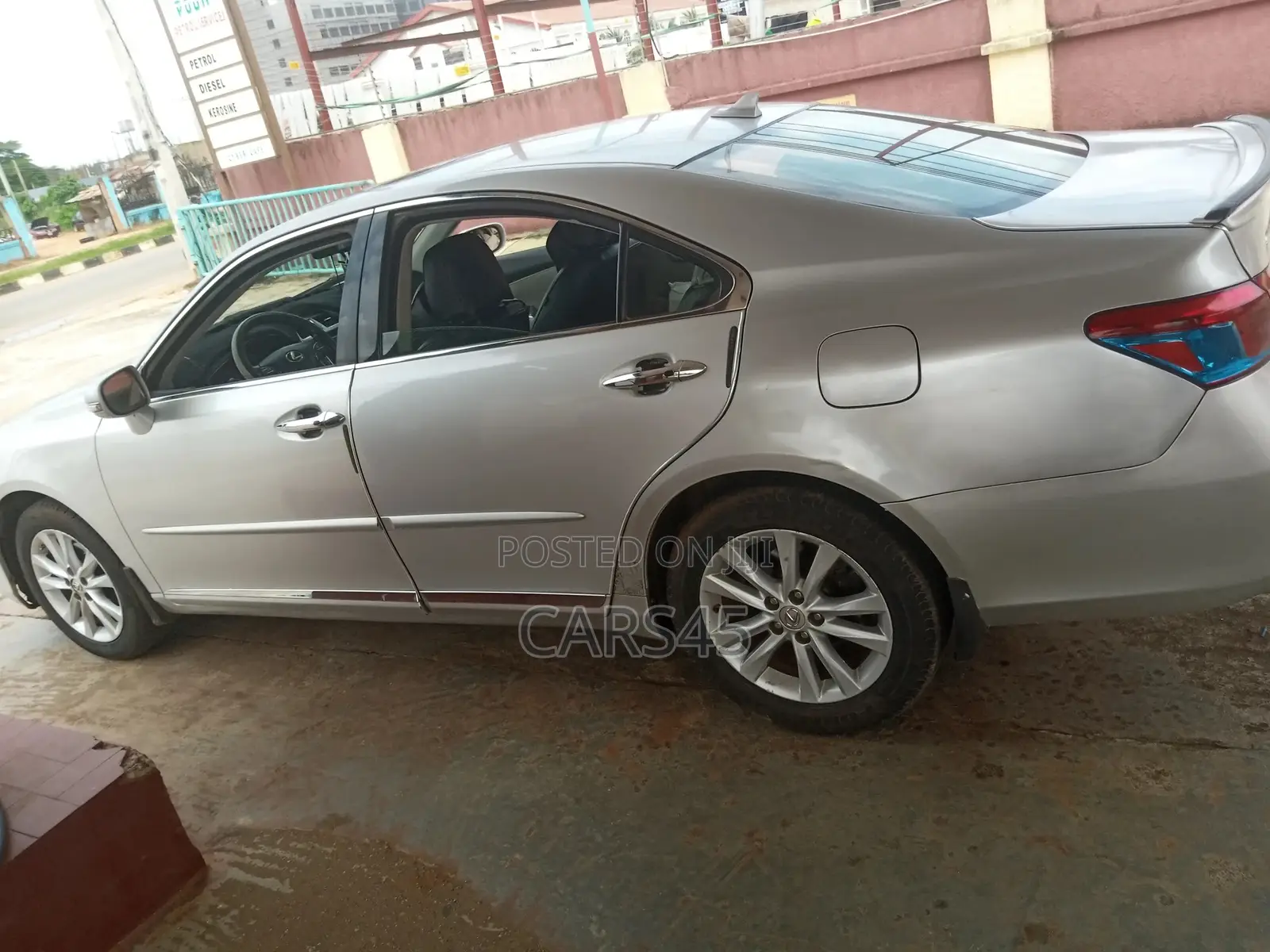Lexus ES 2011 Silver