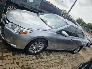 Toyota Camry 2018 Silver