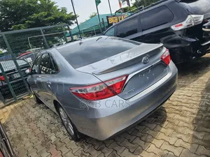Toyota Camry 2018 Silver