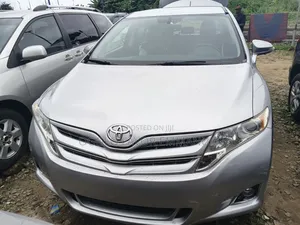 Toyota Venza XLE 4dr Wagon AWD (3.5L 6cyl 6A) 2015 Silver