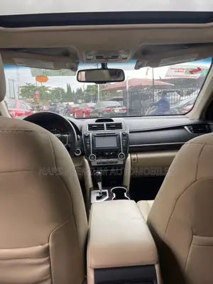 Toyota Camry XLE 4dr Sedan (2.5L 4cyl 6A) 2012 Blue