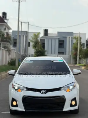 Toyota Corolla 2015 White