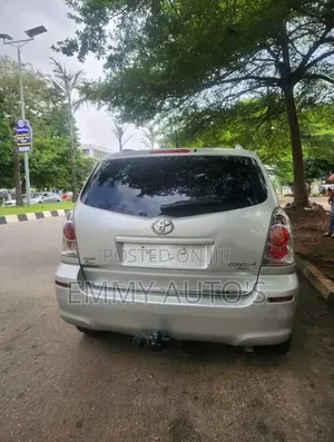 Toyota Verso 2009 Silver