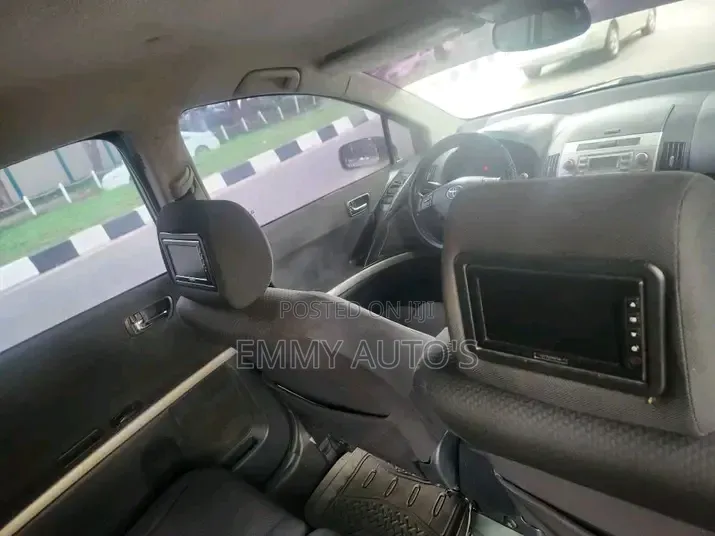 Toyota Verso 2009 Silver