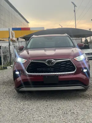 Toyota Highlander Platinum 2021 Red
