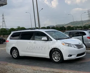Toyota Sienna 2012 White