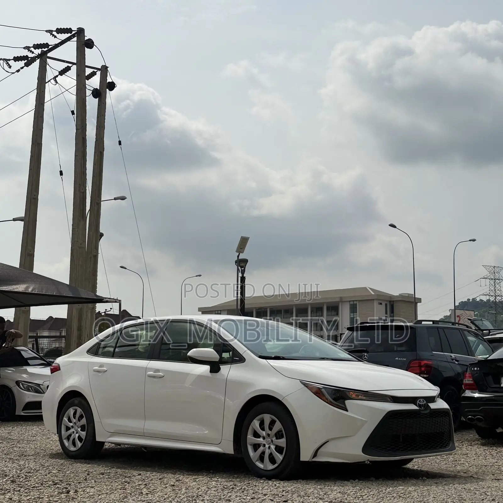 Toyota Corolla LE 2020 White