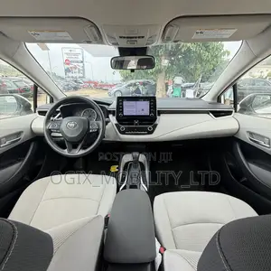 Toyota Corolla LE 2020 White