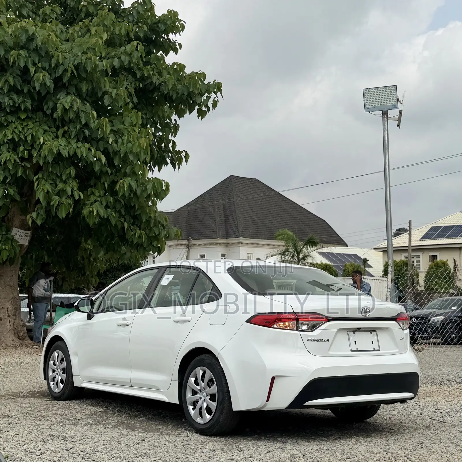 Toyota Corolla LE 2020 White