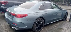 New Mercedes-Benz E200 2025 Green