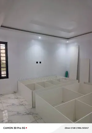 3bdrm Apartment in Ogudu Gra Phase1 for sale