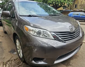 Toyota Sienna 2014 Gray