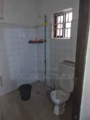 Furnished 3bdrm Shared Apartment in Oke-Ira / Ogba for rent