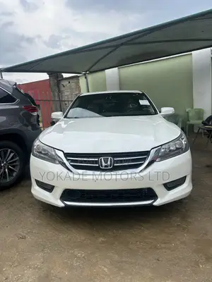 Honda Accord Touring V-6 4dr Sedan (3.5L 6cyl 6A) 2015 White