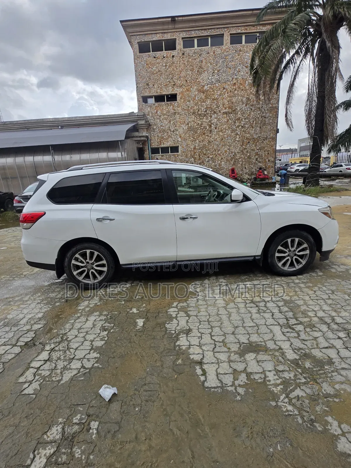 Nissan Pathfinder 2016 White