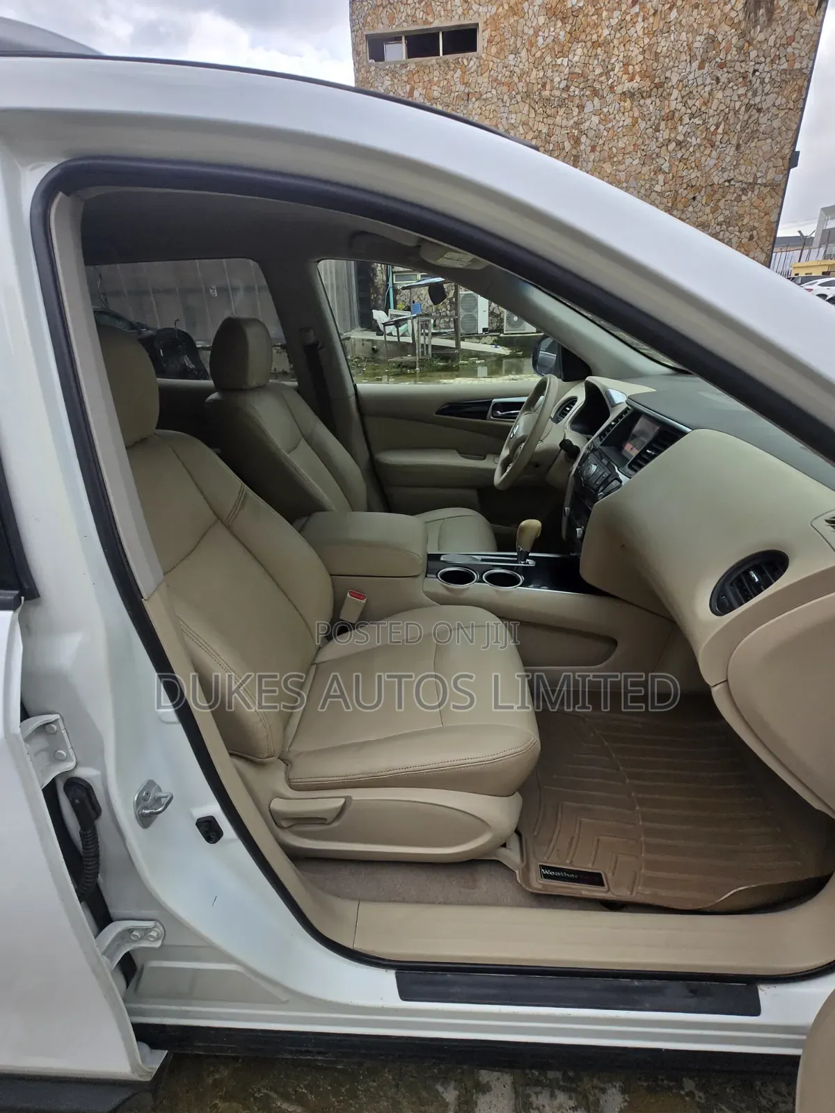 Nissan Pathfinder 2016 White