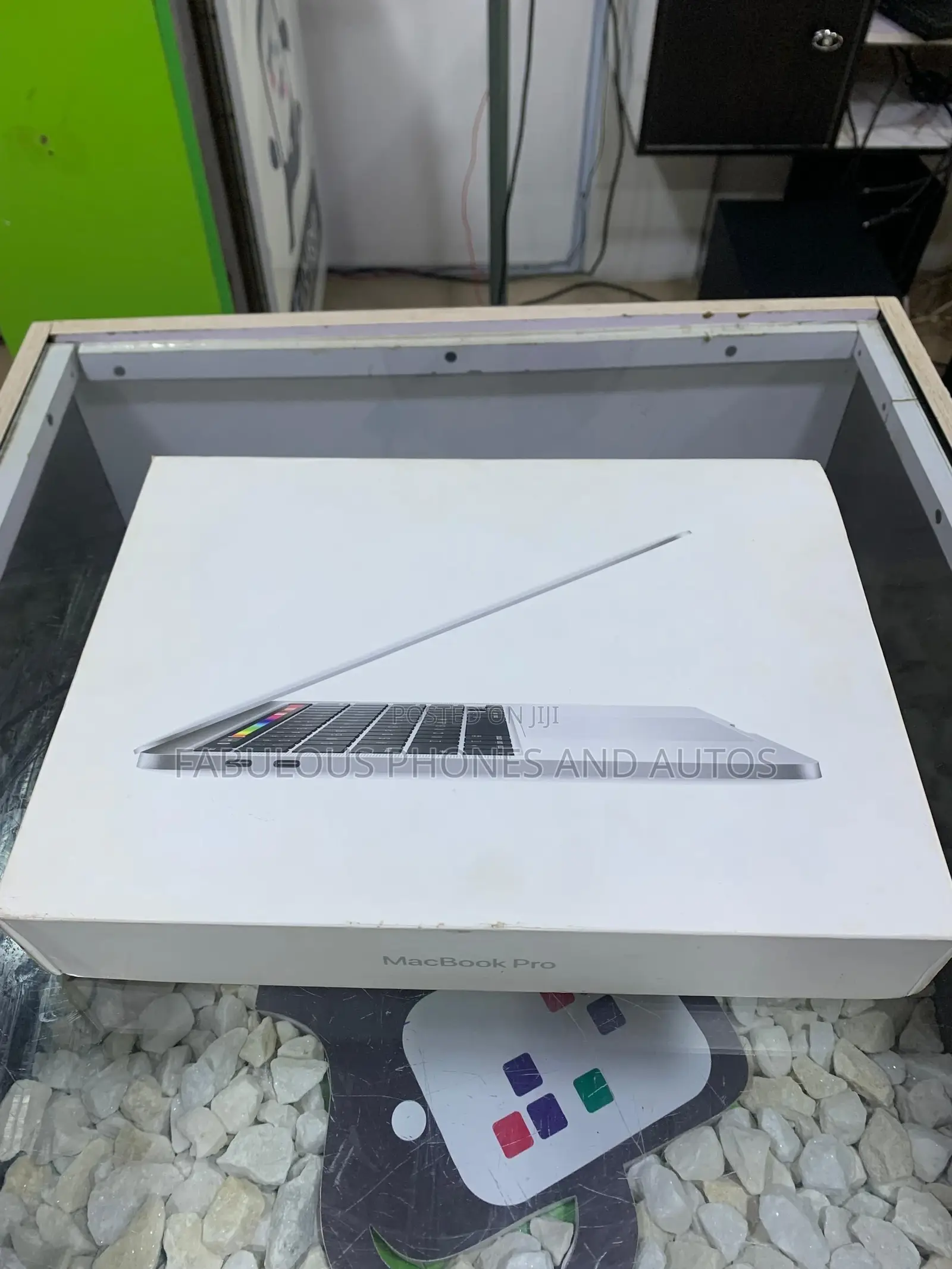 Laptop Apple MacBook Pro 2019 16GB Intel Core i7 SSD 256GB