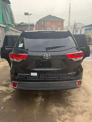 Toyota Highlander 2016 Black