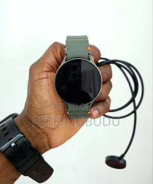 Samsung Galaxy Watch7 40mm Bluetooth + Wi-Fi Smartwatch (Green)