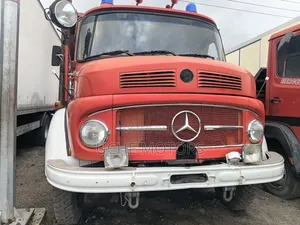 Mercedes Benz 911 Tipper
