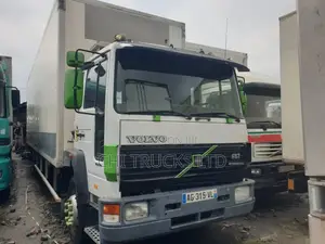 Volvo FS7 Space Cargo Truck 30ft Long