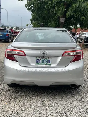 Toyota Camry SE 4dr Sedan (2.5L 4cyl 6A) 2013 Silver