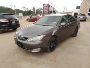 Toyota Camry 2005 Gray