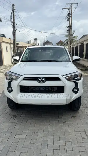 Toyota 4-Runner Limited 4WD 2023 White