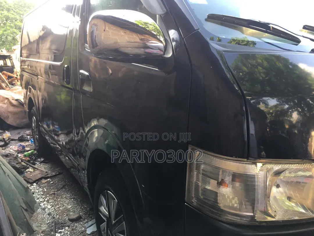 Toyota HiAce 2015 Grey