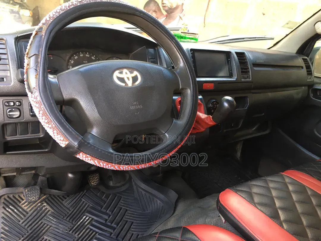 Toyota HiAce 2015 Grey