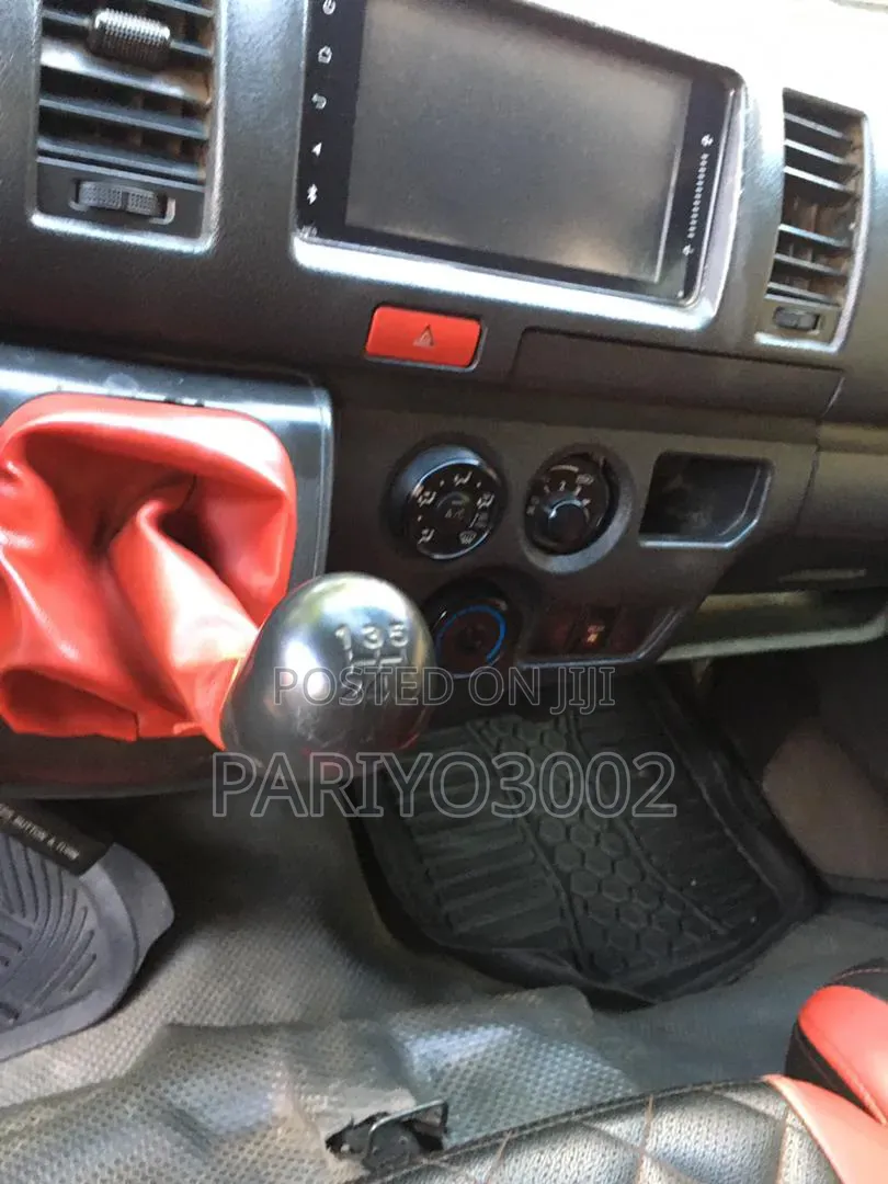 Toyota HiAce 2015 Grey