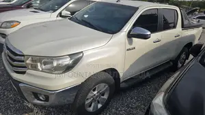 Toyota Hilux SR5 HI-Rider 2019 White