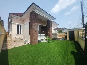 3bdrm Bungalow in Thomas Estates for sale