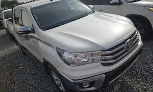 Toyota Hilux 2016 White