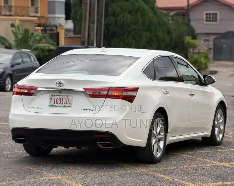 Toyota Avalon 2013 White