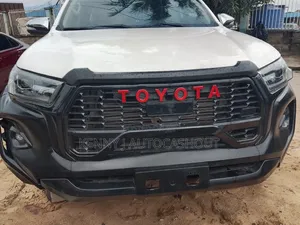Toyota Hilux 2016 White