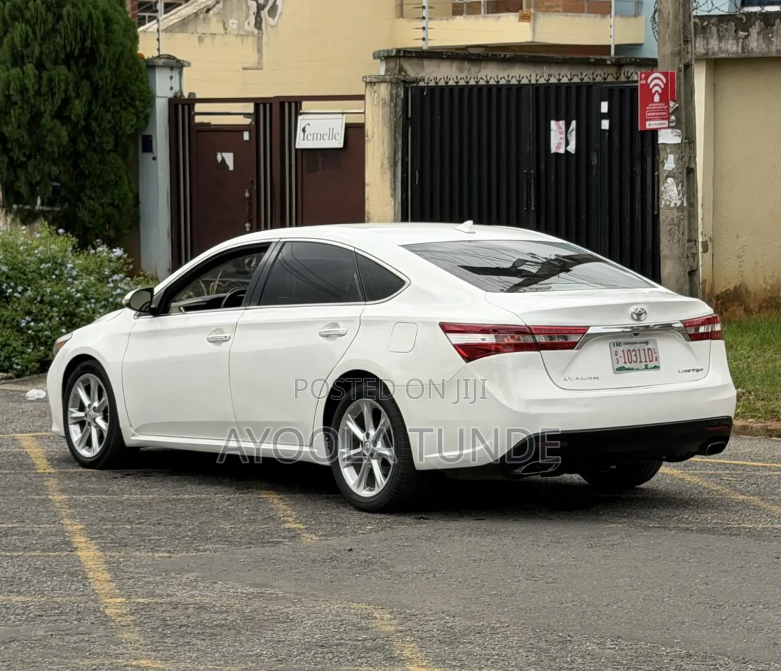 Toyota Avalon 2013 White