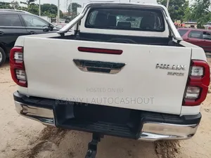 Toyota Hilux 2016 White