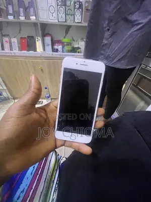 New Apple iPhone 7 32 GB Gold