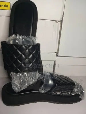 Women's Black Quilted Platform Slide Slippers