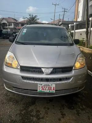 Toyota Sienna 2005 Silver