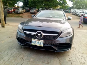 Mercedes-Benz C300 2016 Black