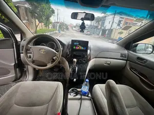 Toyota Sienna 2005 Silver