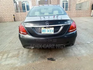 Mercedes-Benz C300 2016 Black