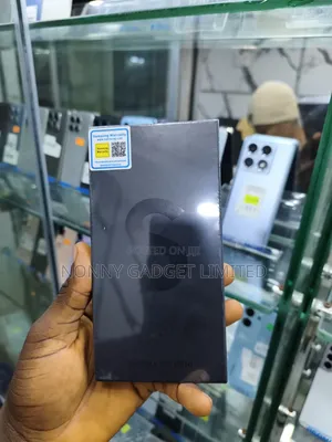 New Samsung Galaxy S22 Ultra 5G 256 GB Black