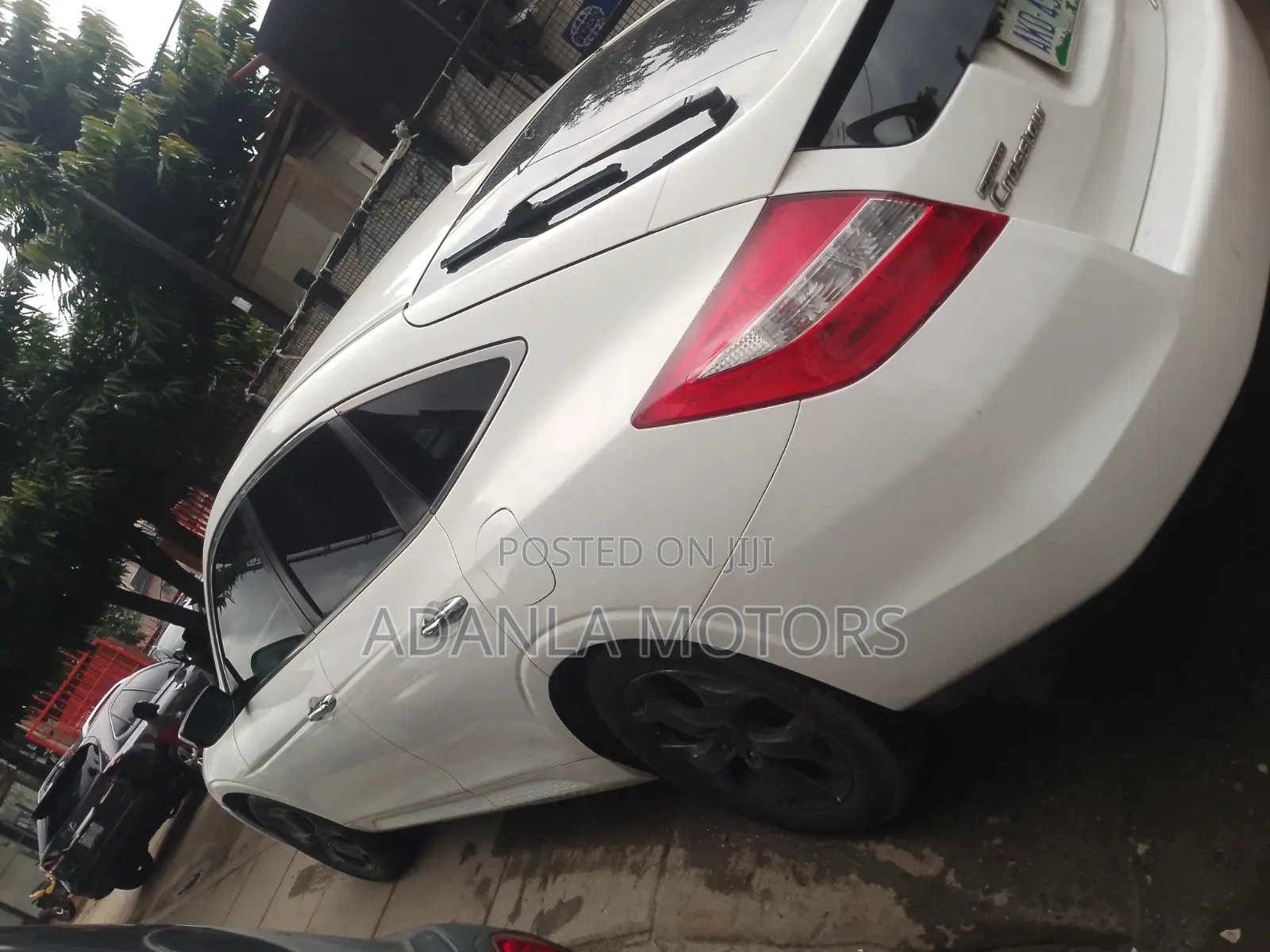 Honda Crosstour 2012 White
