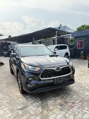 Toyota Highlander XLE AWD 2023 Black